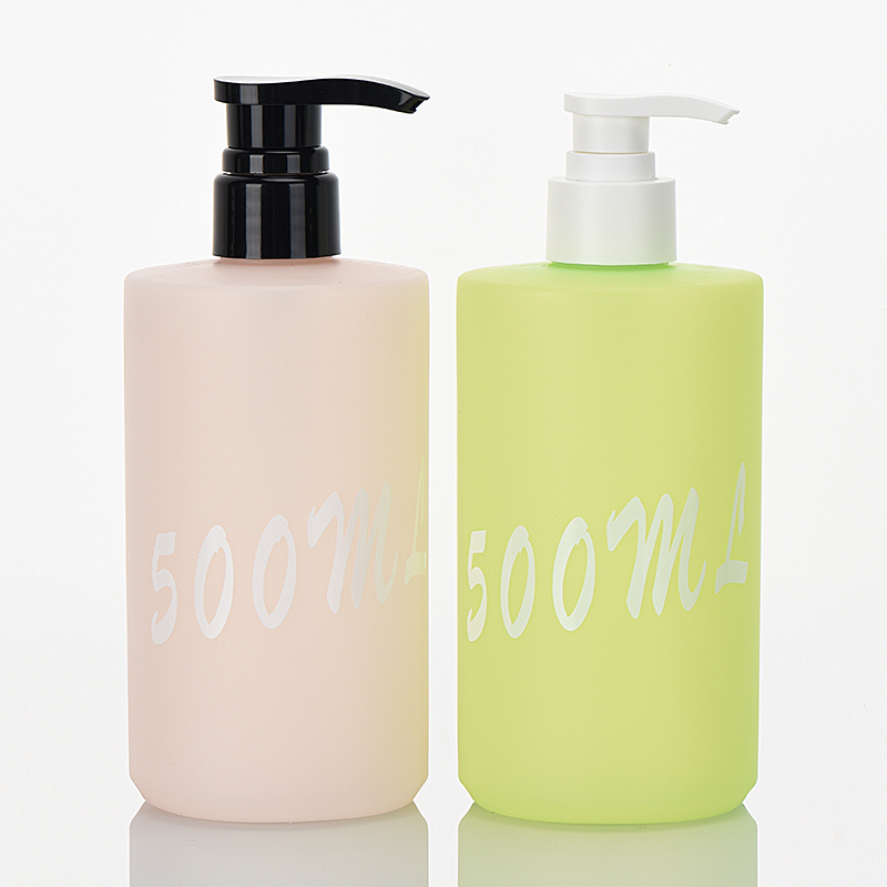 Soft Touch HDPE Bottle Set Custom Color And Printing With Disc Cap 500ml